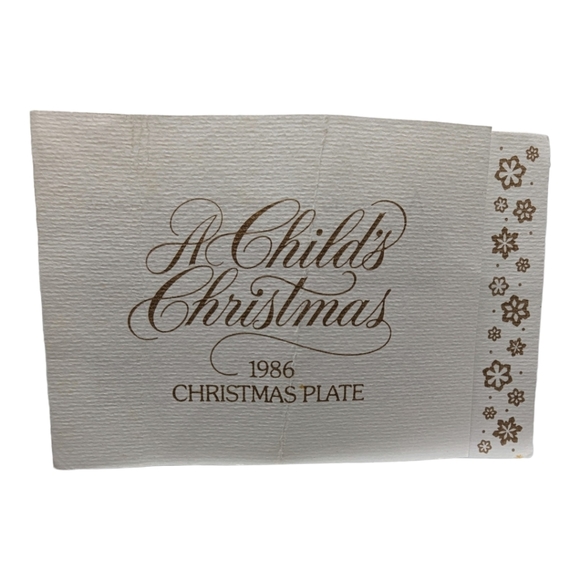 Vintage Avon Porcelain "A Child's Christmas" 22k Gold Trim 1986 Christmas Plate - Picture 6 of 8